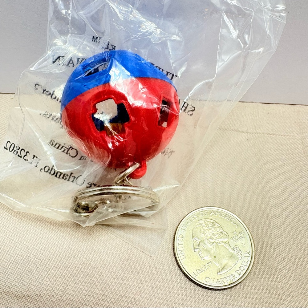 Tupperware Famous Shape o Ball Red and Blue Toy KEYCHAIN